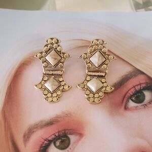 Elegant Gold and Cream Earrings